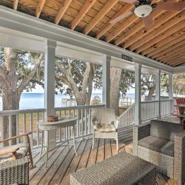 Lakefront Retreat w/ Game Room & Private Dock!, hotel sa Bonneau
