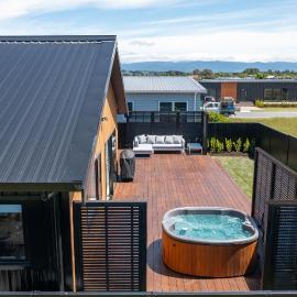 The Green House - Luxury Eco Escape, hotel in Martinborough