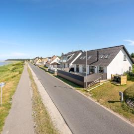 Gorgeous Home In Glesborg With Wifi, hotel v destinaci Glesborg