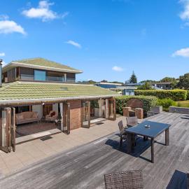 Island View Beach House - Paraparaumu Beach Home