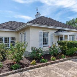 Normanville, large historic three bedroom home
