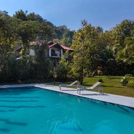 Saffronstays Alma Grove 3 BR Pet friendly with Pool & Nature View