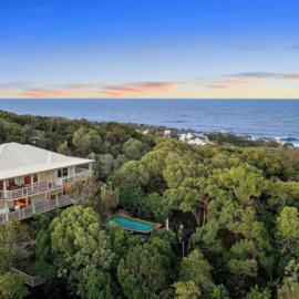 Breathtaking Panoramic Ocean Views، فندق في Yaroomba
