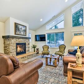 팩우드에 위치한 호텔 Family-Friendly Packwood Retreat w/ Deck!