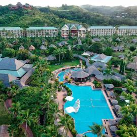 Outrigger Fiji Beach Resort, hotell i Korotogo