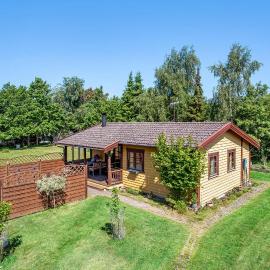 3 Bedroom Cozy Home In Højby, khách sạn ở Højby