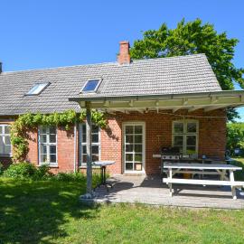 4 Bedroom Cozy Home In Anholt, hotel v destinaci Anholt