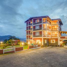 Summit Tashi Ghang Heritage Resort، فندق في بيلينغ