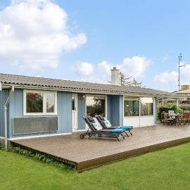 Nice Home In Fejø With Kitchen, hótel í Fejø