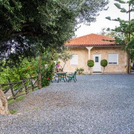Chic & Spacious House in Rodia Heraklion