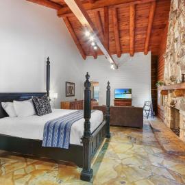 Wimberley Log Cabins Resort and Suites- Unit 1
