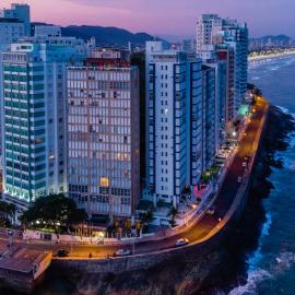 Grand Hotel Guarujá - A sua Melhor Experiência Beira Mar na Praia!, Hotel in Guarujá