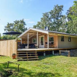 Gorgeous Home In Aakirkeby With Wifi, hotel a Åkirkeby