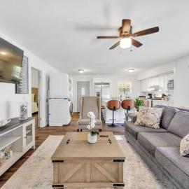 Cozy 4bedroom Bungalow in Davidson Sleeps 10