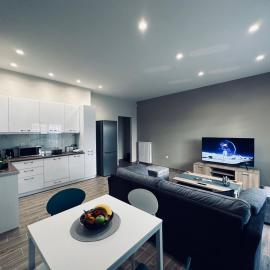 Hodos Luxury APT near ATH-Airport, hotel in Markopoulo