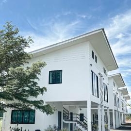 Z-Beach Resort, hotel in Ban Nong Ban Kao