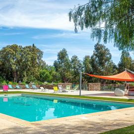 La villa Roméo, piscine et spa, hotel u gradu 'Sainte-Maxime'