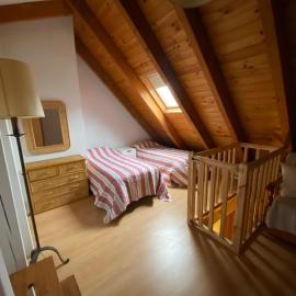 Duplex Sky, muy cerca estación ski, Bonito y acogedor, hotell i Pla de l'Ermita