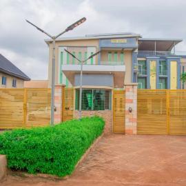 TNK Hotels, hotel en Enugu