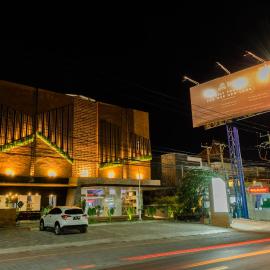 Berry Biz Hotel Sunset Road, hotel a Seminyak