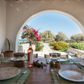 Eternity Seafront Villa Awakening Senses, отель в Наусе
