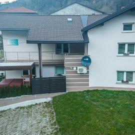 Hiša Bohinc z wellnessom, hotel v destinaci Tolmin