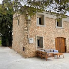 MASIA FINCA MAS ROIG, Hotel in Camarles