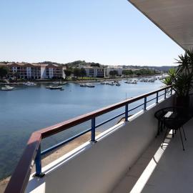 Ciboure : T4 spacieux avec balcon et véranda, proche golf - FR-1-239-554, hotel a Ciboure