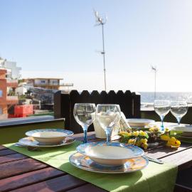 Home2Book Charming Sea Front House, Hotel in El Escobonal