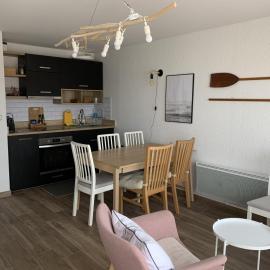 Duplex spacieux avec parking à Fort-Mahon-Plage - FR-1-482-71, hotel in Fort-Mahon-Plage