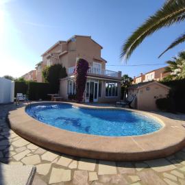 Villa ROSA, hotel u gradu Els Poblets