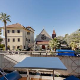 Victoria Hall Bordighera - 2 bedroom apartment - Parking, hotel v destinaci Bordighera
