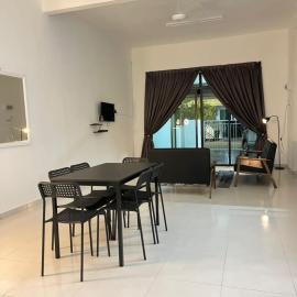 Homestay Kemaman Fyna04 dekat Pantai Geliga, hotel di Kampong Kemaman