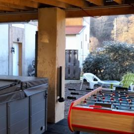 Gîte cosy avec Jacuzzi Etang babyfoot et rivière, hotel i Belonchamp