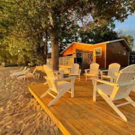 The Finch Beach Resort, hotel en North Bay