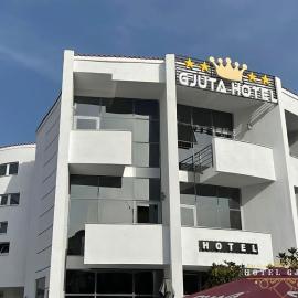HOTEL GJUTA, hotel en Tirana