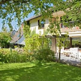 Haus Nacke, viešbutis mieste Menezė