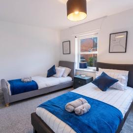 2 bedroom house with free Parking, Aylesbury, Johns st, hotel in Buckinghamshire