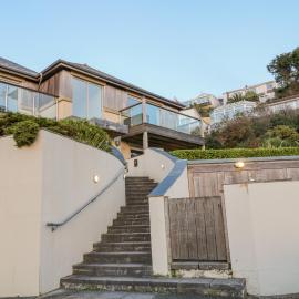 A Stone's Throw, hotell sihtkohas Torpoint