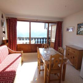 Studio cabine 4 pers, 300m des pistes, balcon, parking, animaux ok - Auris en Oisans - FR-1-297-25, hotel v destinaci Auris