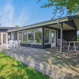 Nice Home In Samsø With Kitchen, hotel a Kolby Kås