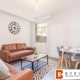 Darwin House -Gainsborough Luxury Contractor Home From Home & Family Getaway