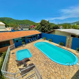 Encanto Parque Pousada, hotel in Penha