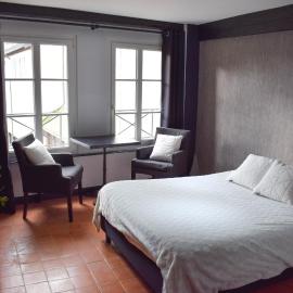 Studio au Moulin " Design Noir " Vue Unique, hotel em Dole