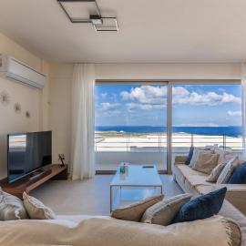 3 Bedroom Villa with Stunning Sea View & Private Parking