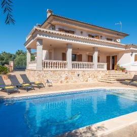 NEW!! Villa Can Albons, hotel din Puerto Colom