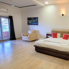 Hotel Om Inn - Talegaon Dabhade, hotel in Talegaon Dābhāde