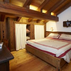 Le Bibelot apartments, hotel u gradu Nus