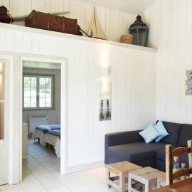 Maison cosy près du centre des Portes-en-Ré, 2 chambres, forfait ménage inclus - FR-1-434-73, Hotel in Les Portes
