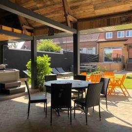 Aux portes des Lacs - Logement - 11 personnes - SPA-SAUNA - 4 chambres, khách sạn ở Ardres